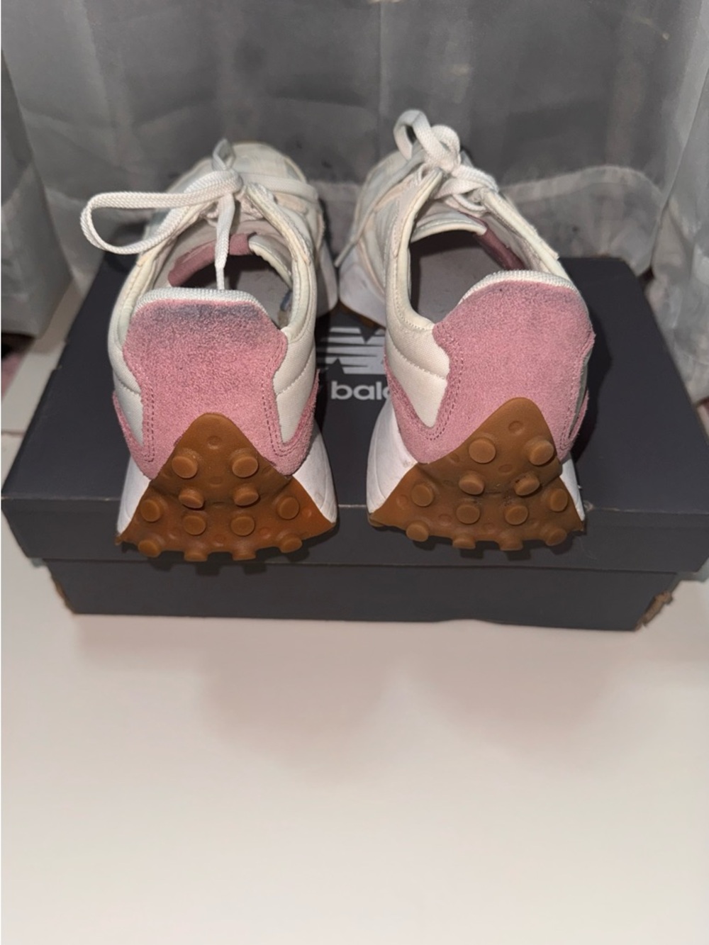 New Balance 327 White and Mauvy Purple  Sneakers - 8.5 - Picture 4 of 10
